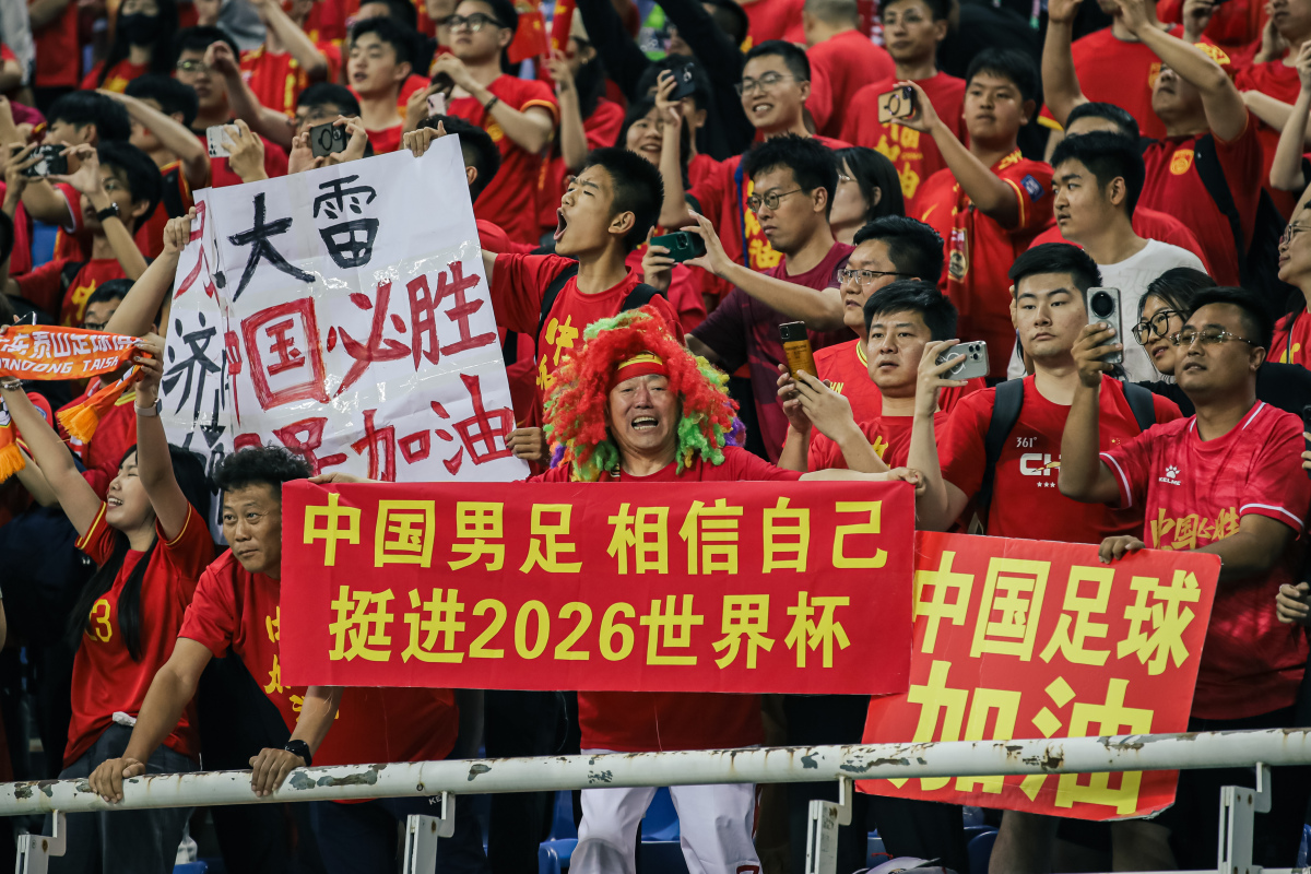 爱游戏入口-亚冠赛事精彩不断,球迷热情持续高涨的原因